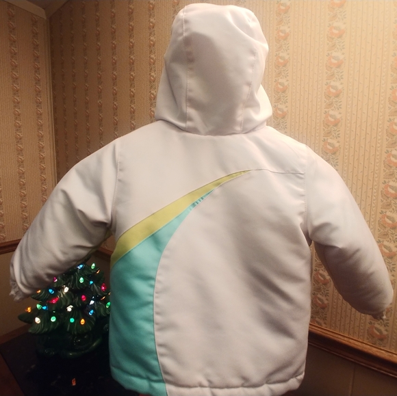 4 in 1 Winter Coat 2T-3T - Picture 6 of 7